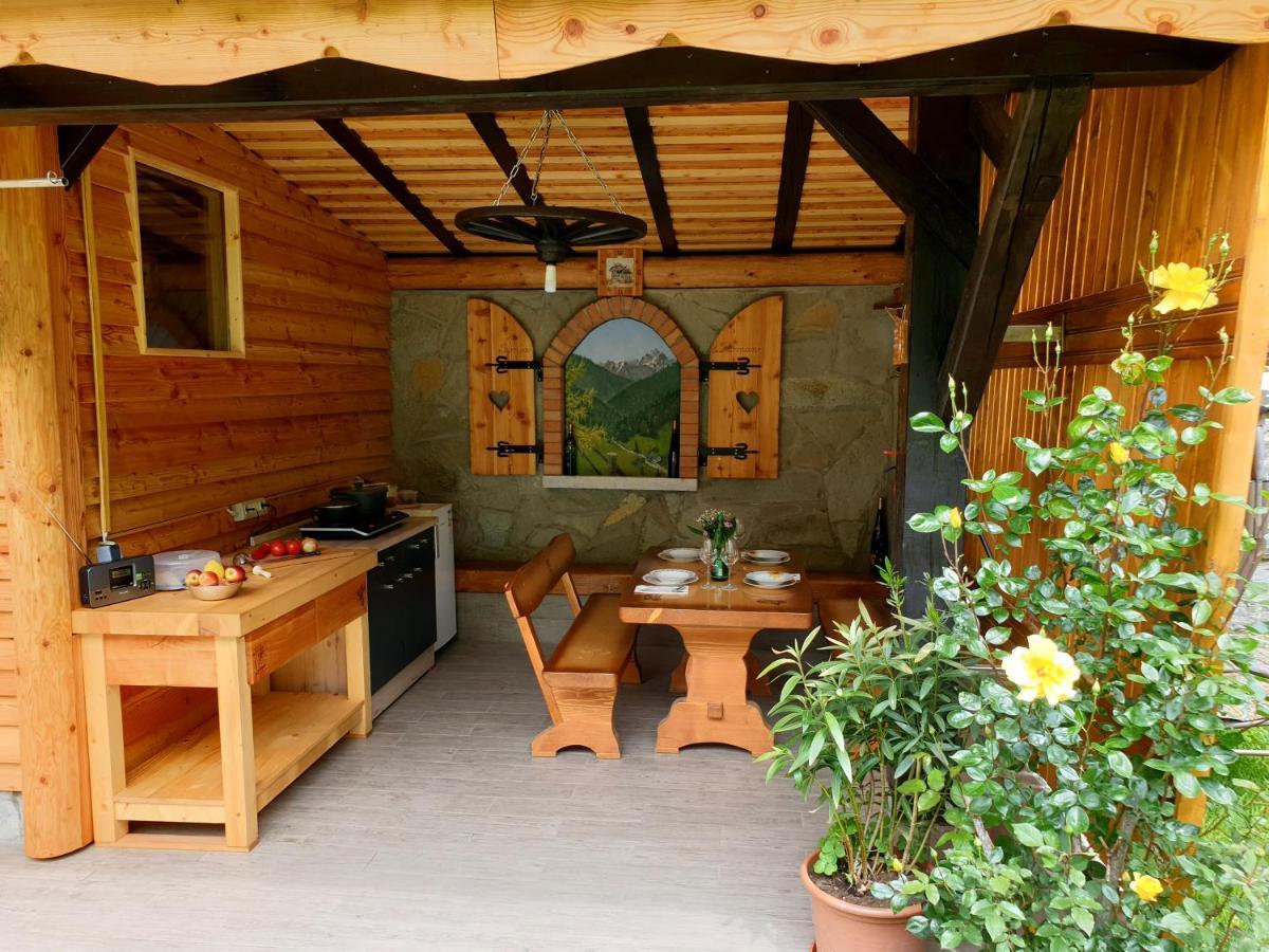 Apartment And Garden House Among The Mountains Podbrdo ภายนอก รูปภาพ