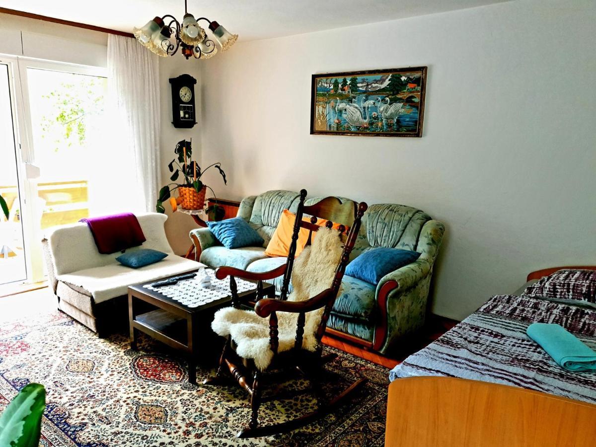 Apartment And Garden House Among The Mountains Podbrdo ภายนอก รูปภาพ
