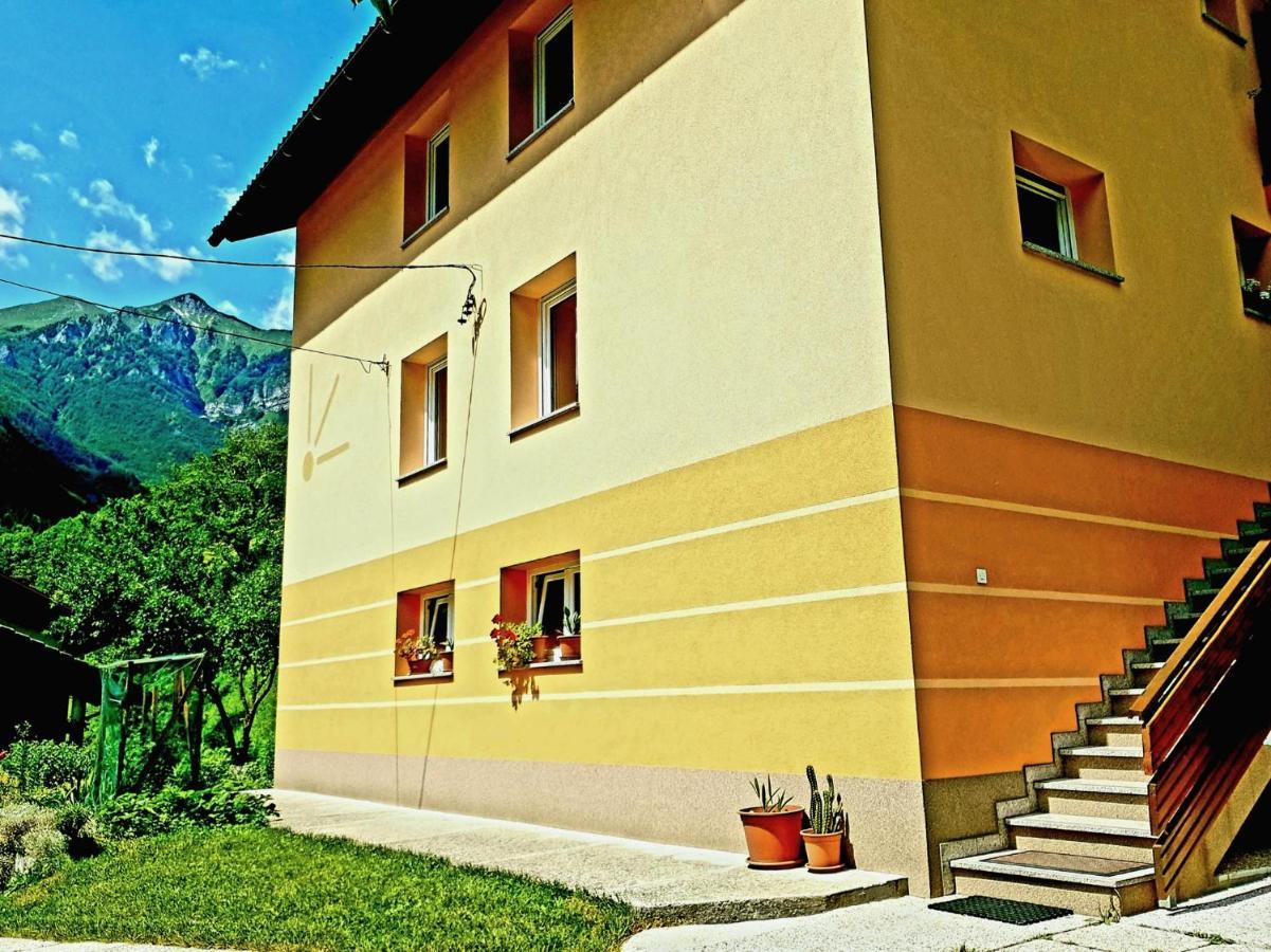 Apartment And Garden House Among The Mountains Podbrdo ภายนอก รูปภาพ
